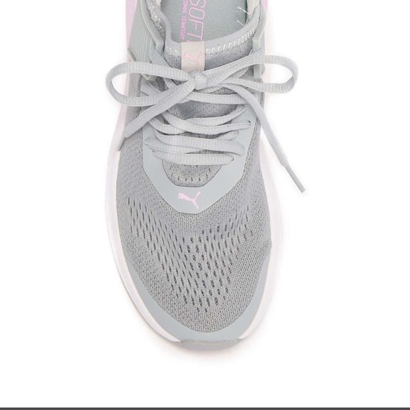 Like New! Insurge ENG Puma sneakers - Picture 3 of 8